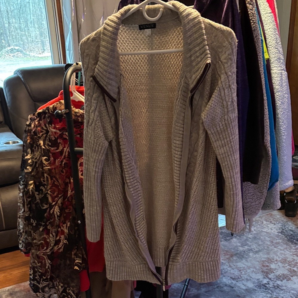 VENUS Women's Elegant Cream Cardigan